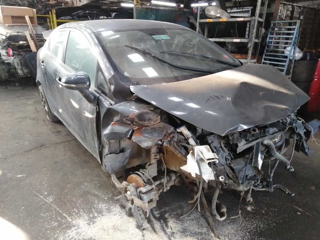  Kia RIO 2012    EN DESARME